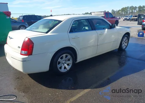 2006 Chrysler 300 Touring z USA, uszkodzony, nr VIN 2C3KA53G76H230073